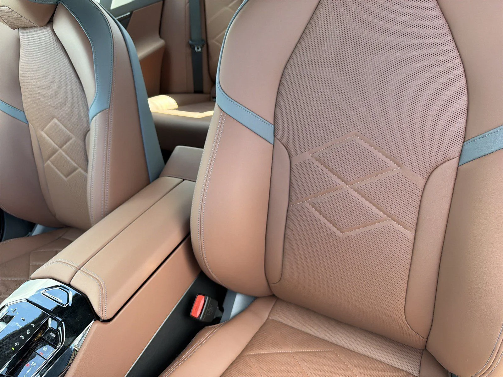 New 2027 Mineral White Metallic BMW 530i image 24
