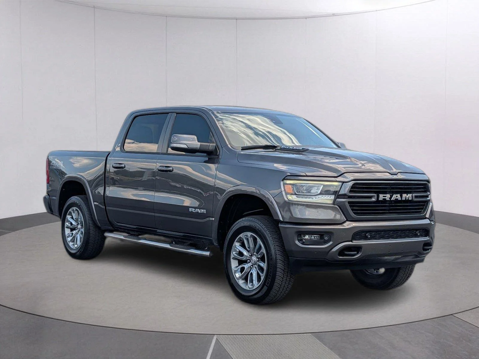 Used 2020 Granite Crystal Metallic Clearcoat Ram Laramie image 9