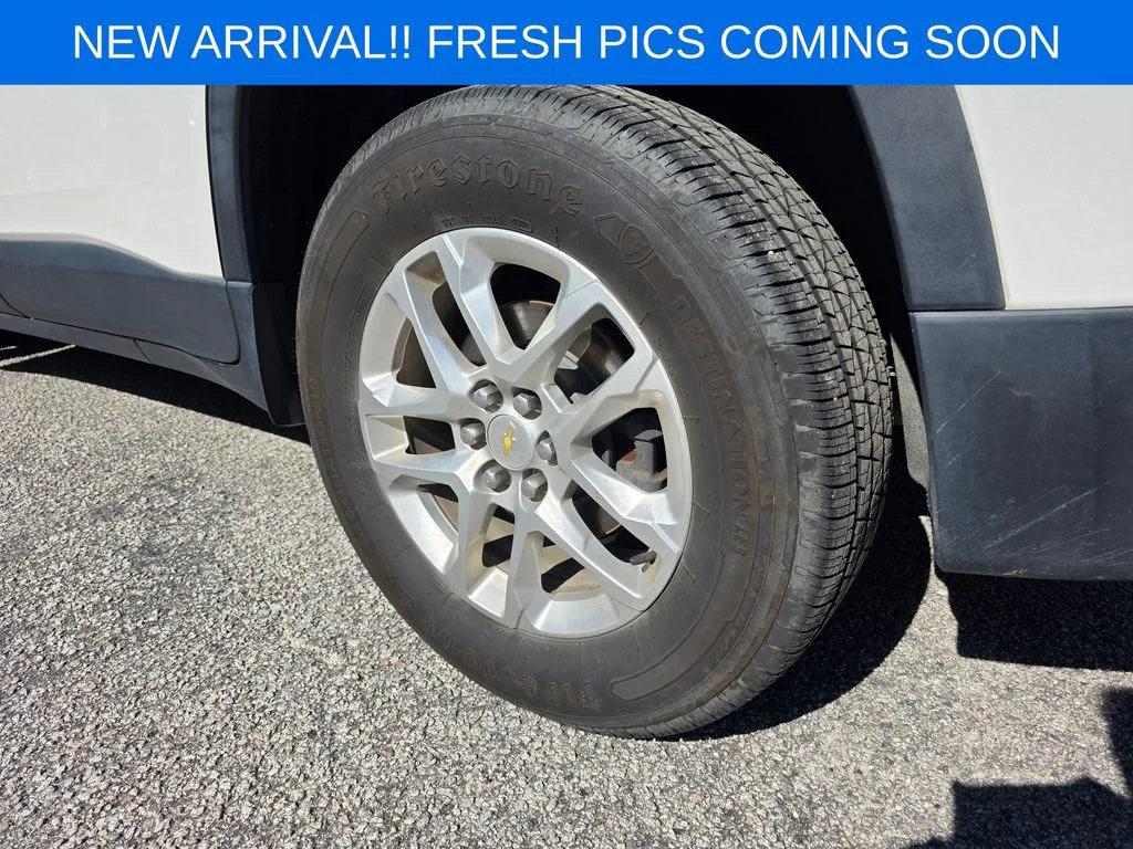 Used 2019 IRIDESCENT PEARL TRICOAT Chevrolet LT Cloth image 6
