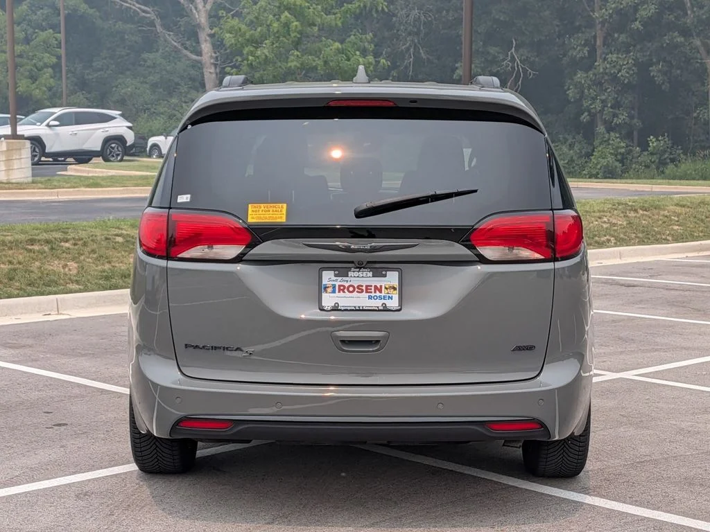 Used 2020 White Chrysler Launch Edition image 6