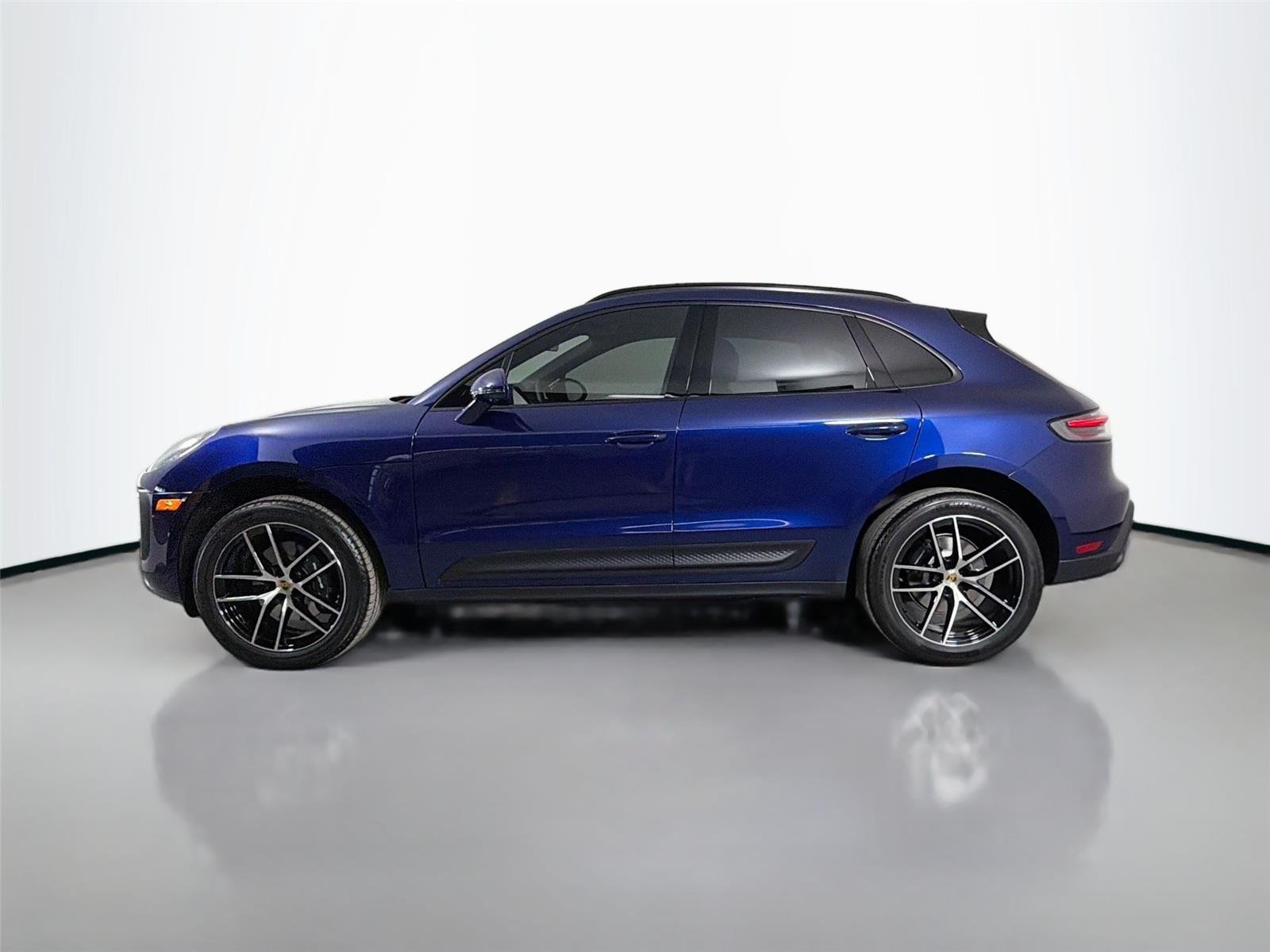 New 2026 Gentian Blue Metallic Porsche AWD image 2