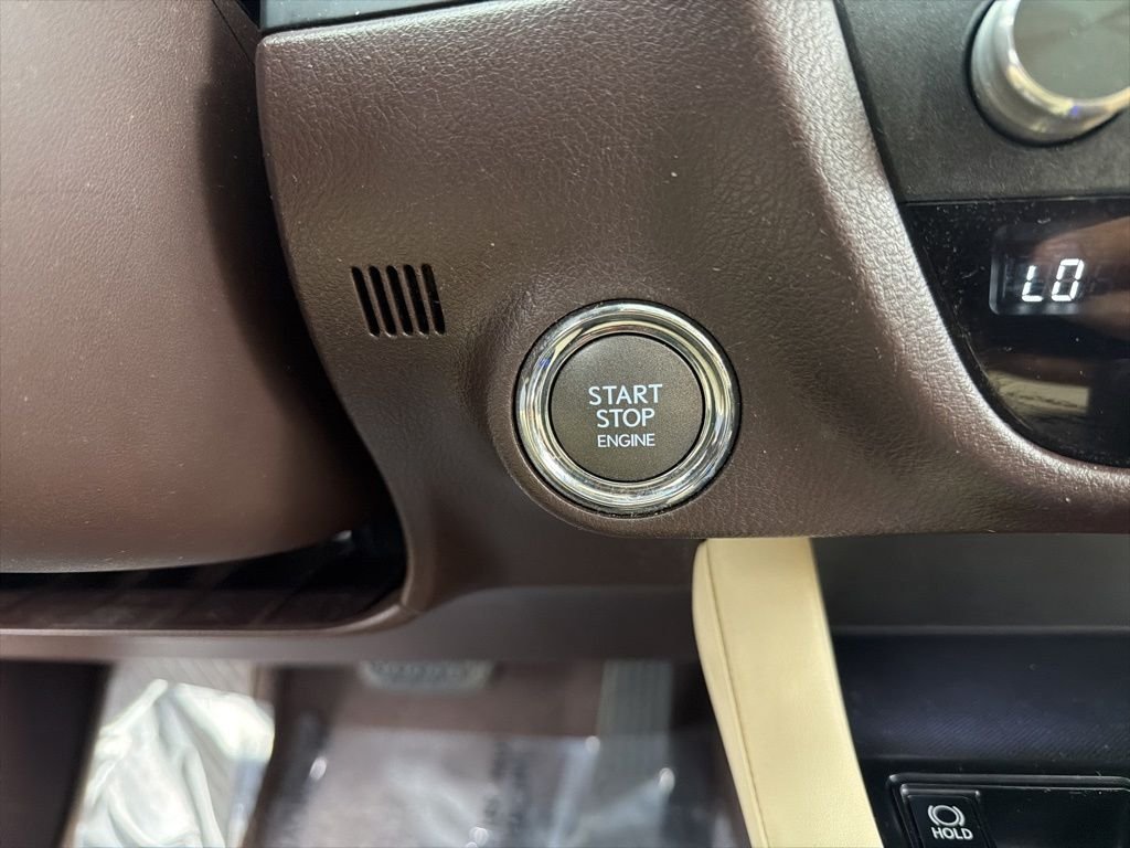 Used 2018 Silver Lexus 350L image 19