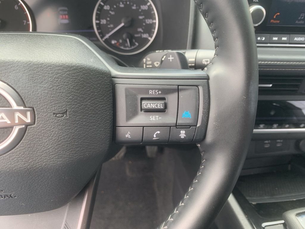Used 2025 Super Black Nissan SV image 12