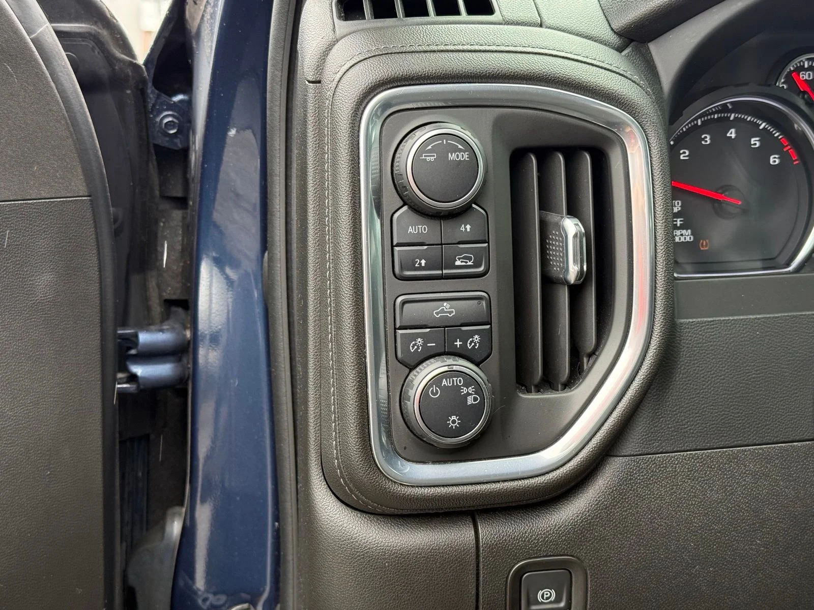 Used 2022 Blue Chevrolet LT image 11