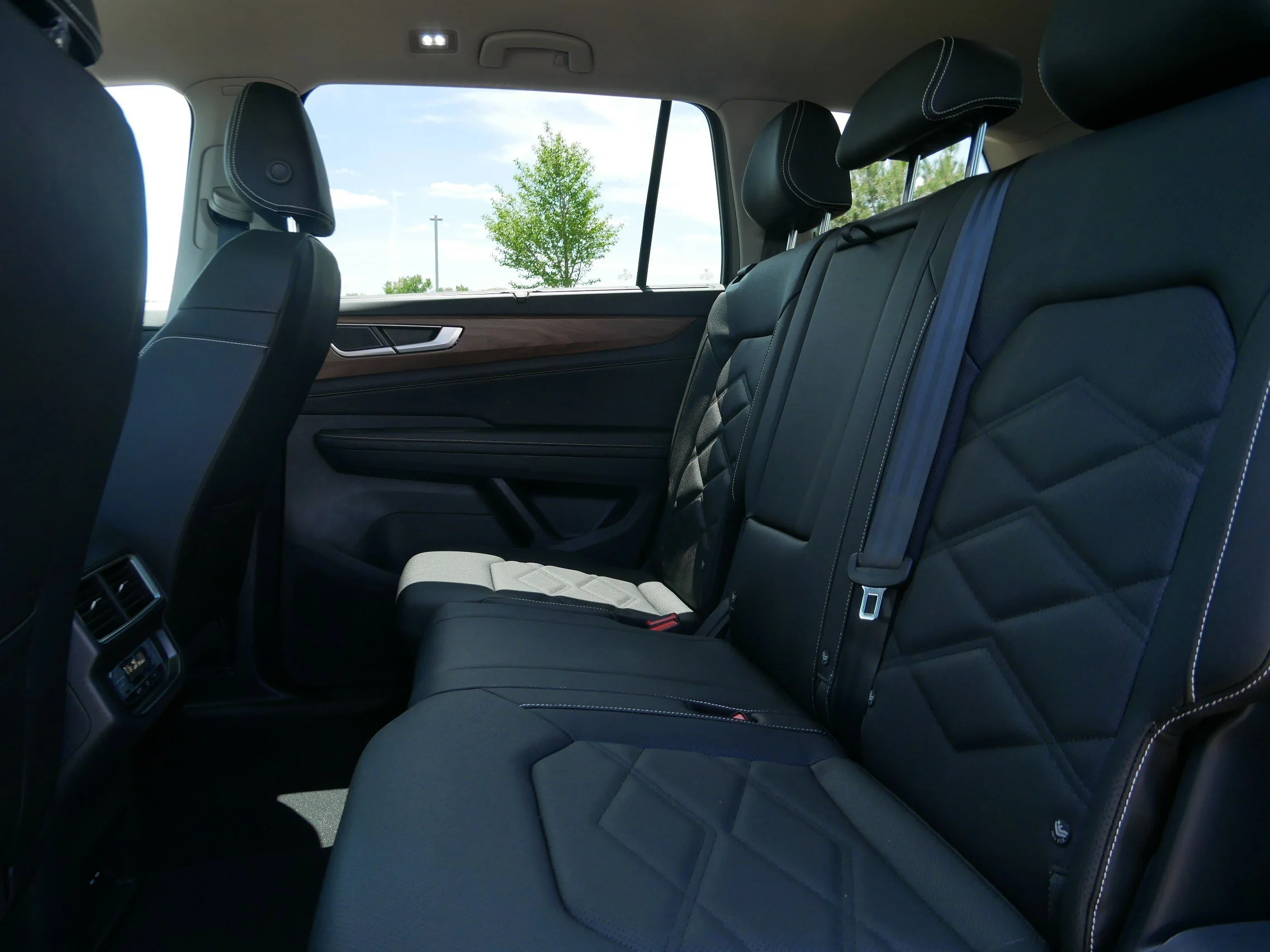 New 2026 Pure Gray Volkswagen 2.0T SE w/Technology image 5