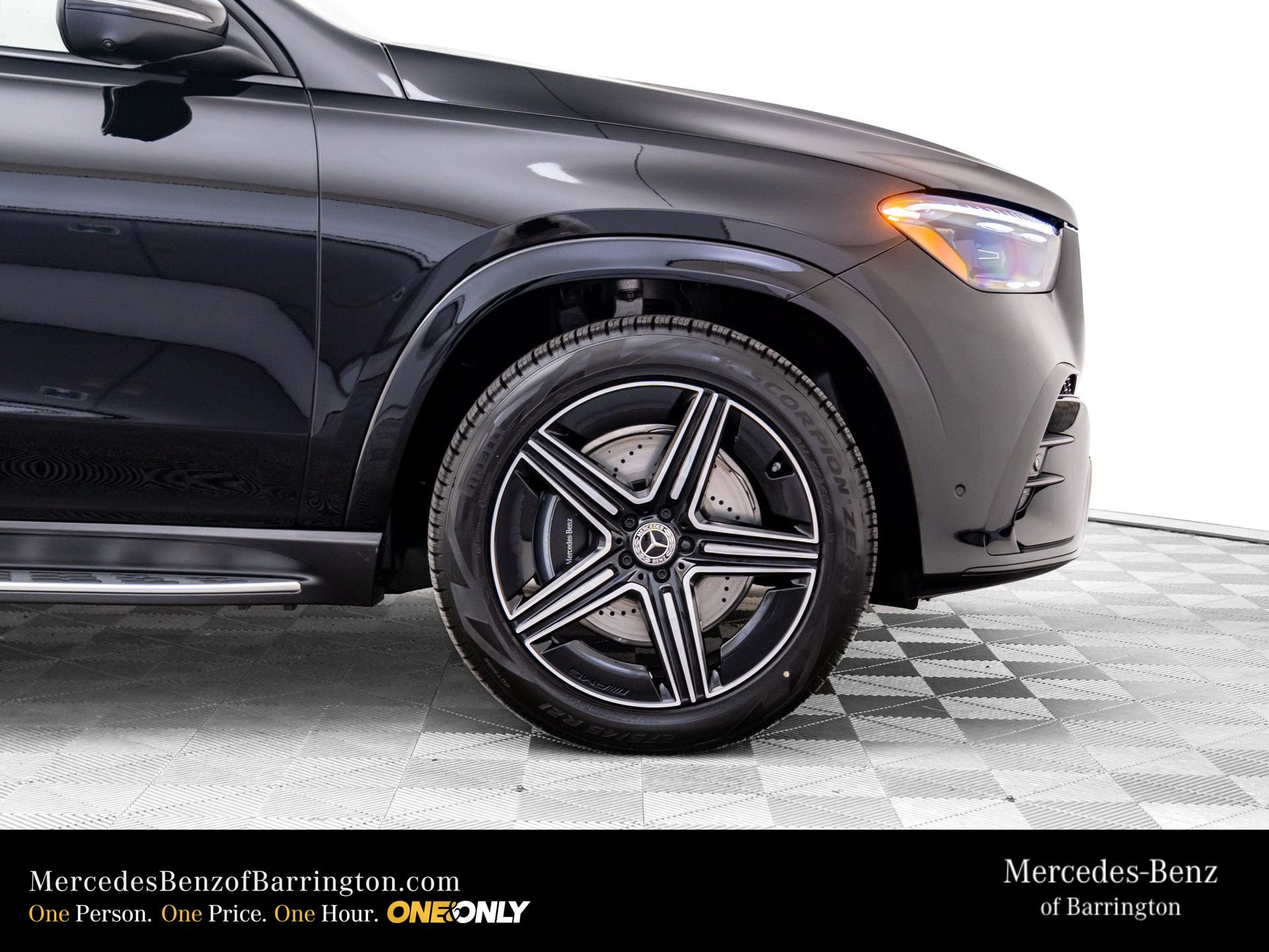 New 2026 Black Mercedes-Benz GLE 580 image 41