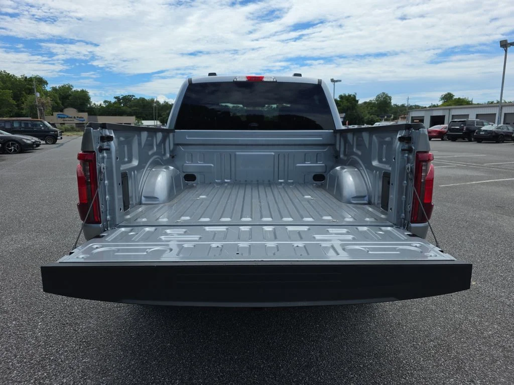 Used 2025 Silver Ford XLT image 31