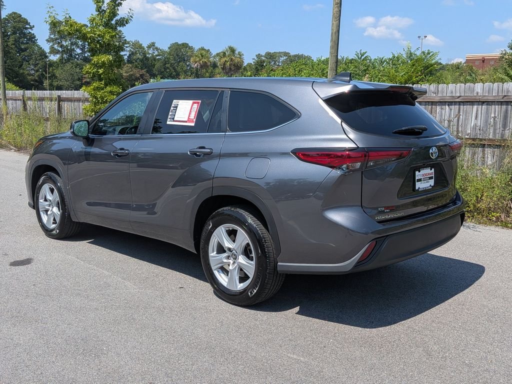 Used 2023 Gray Toyota LE image 4