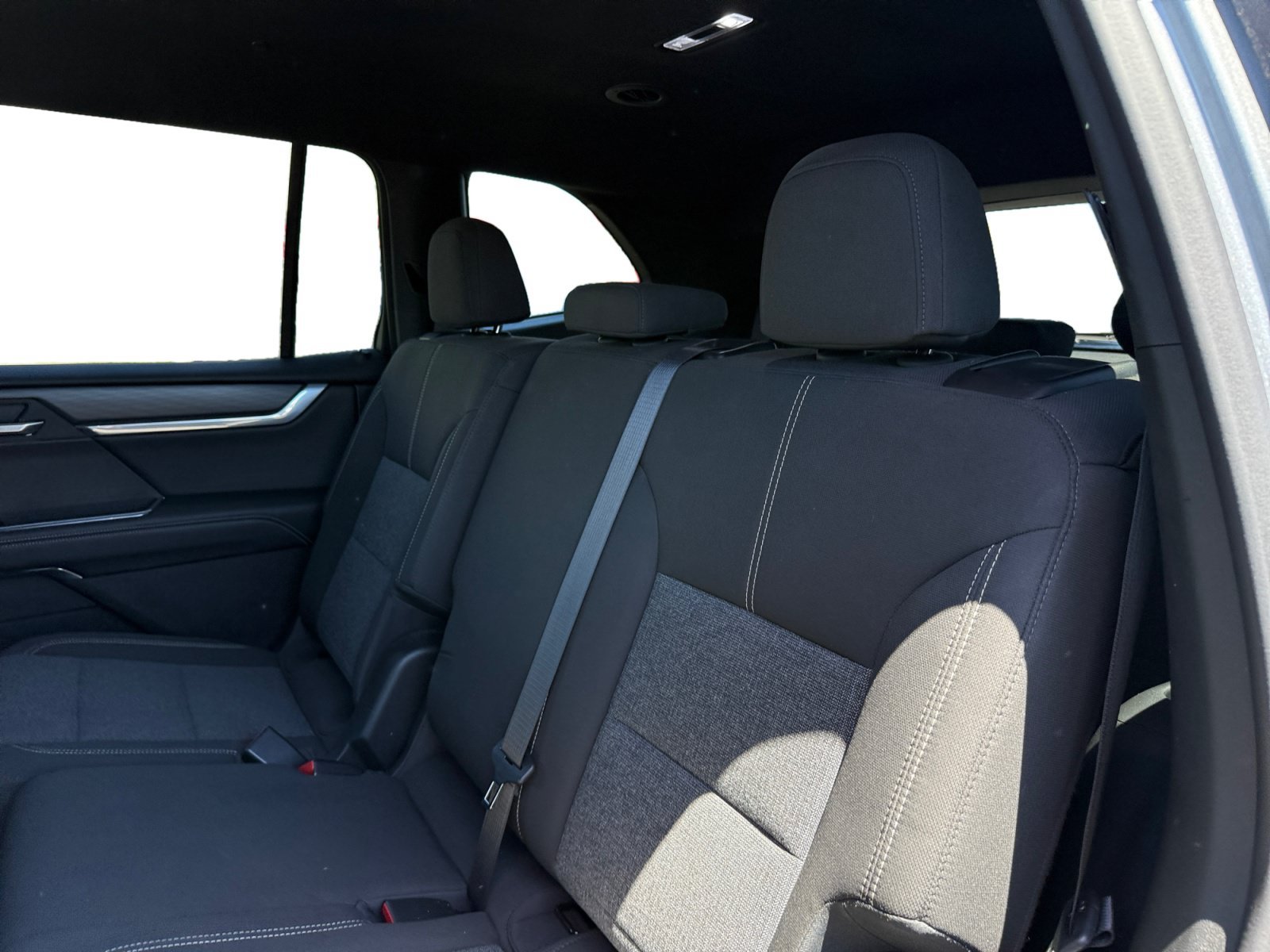Used 2025 Sterling Metallic GMC Elevation image 16