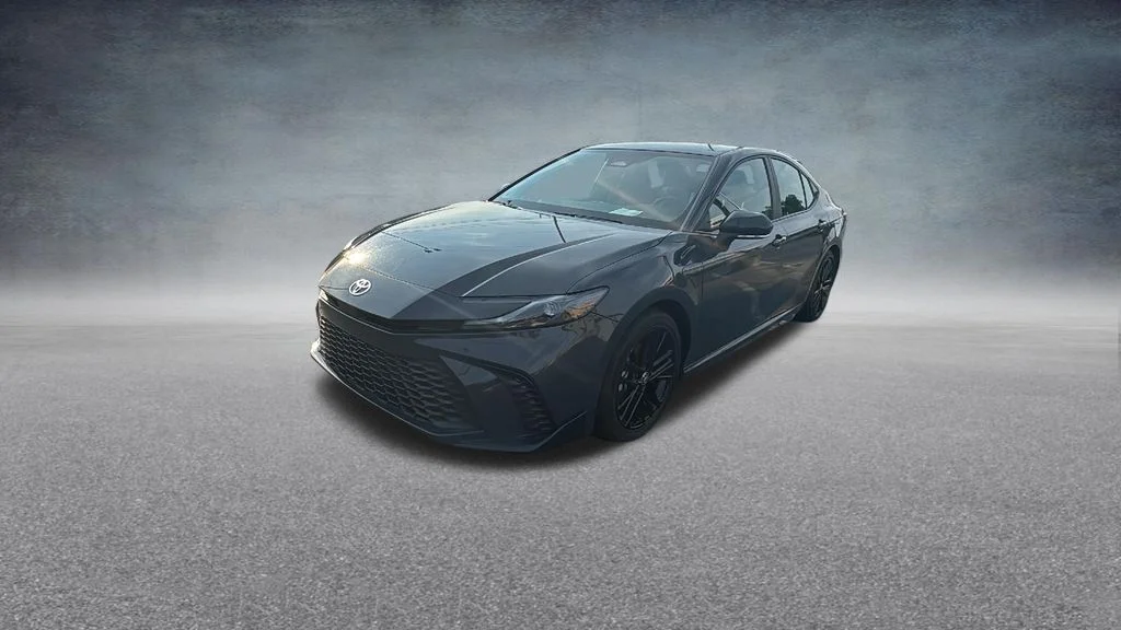 Used 2025  Toyota SE image 5