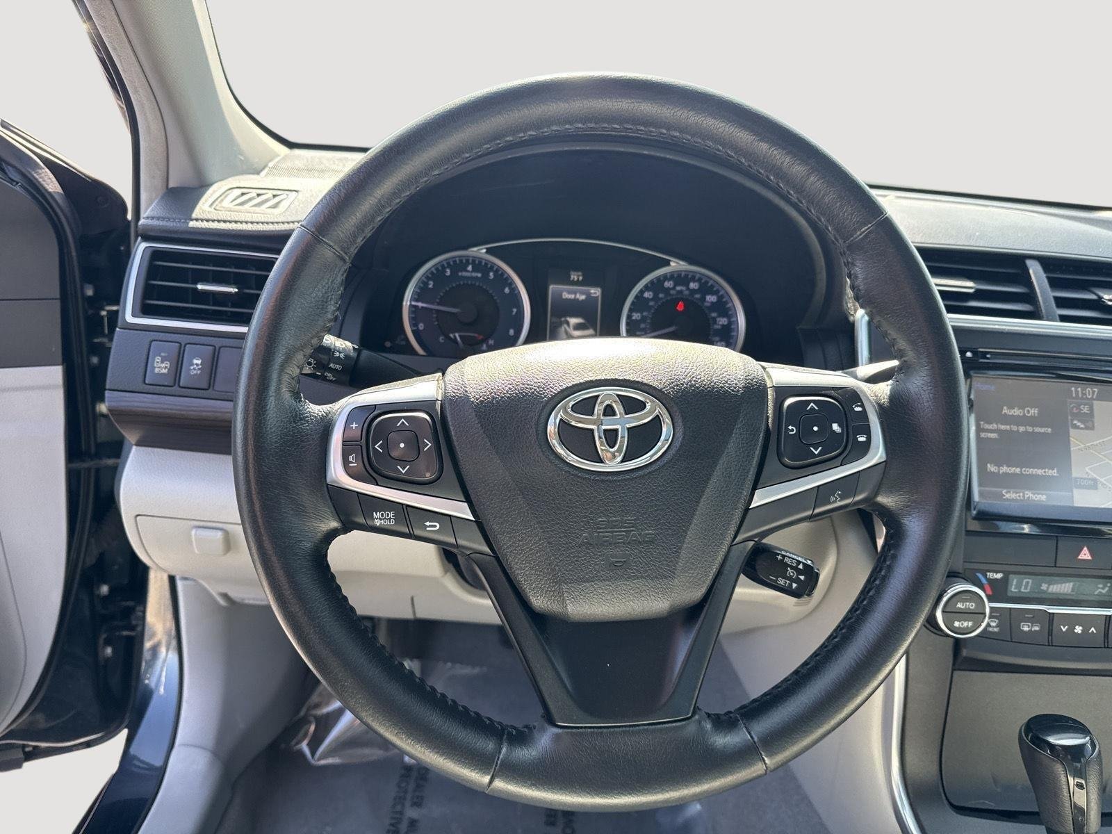 Used 2015 Cosmic Gray Mica Toyota XLE image 18