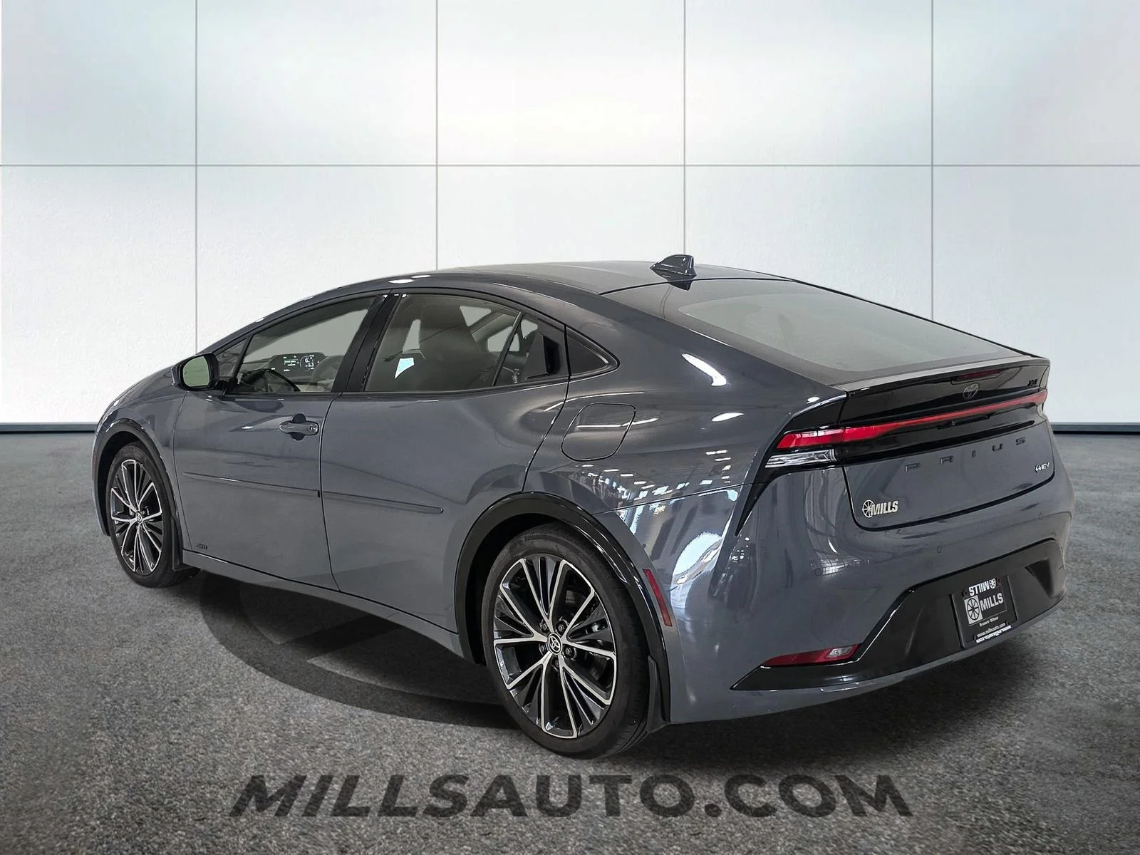 Used 2025 Gray Toyota XLE image 4