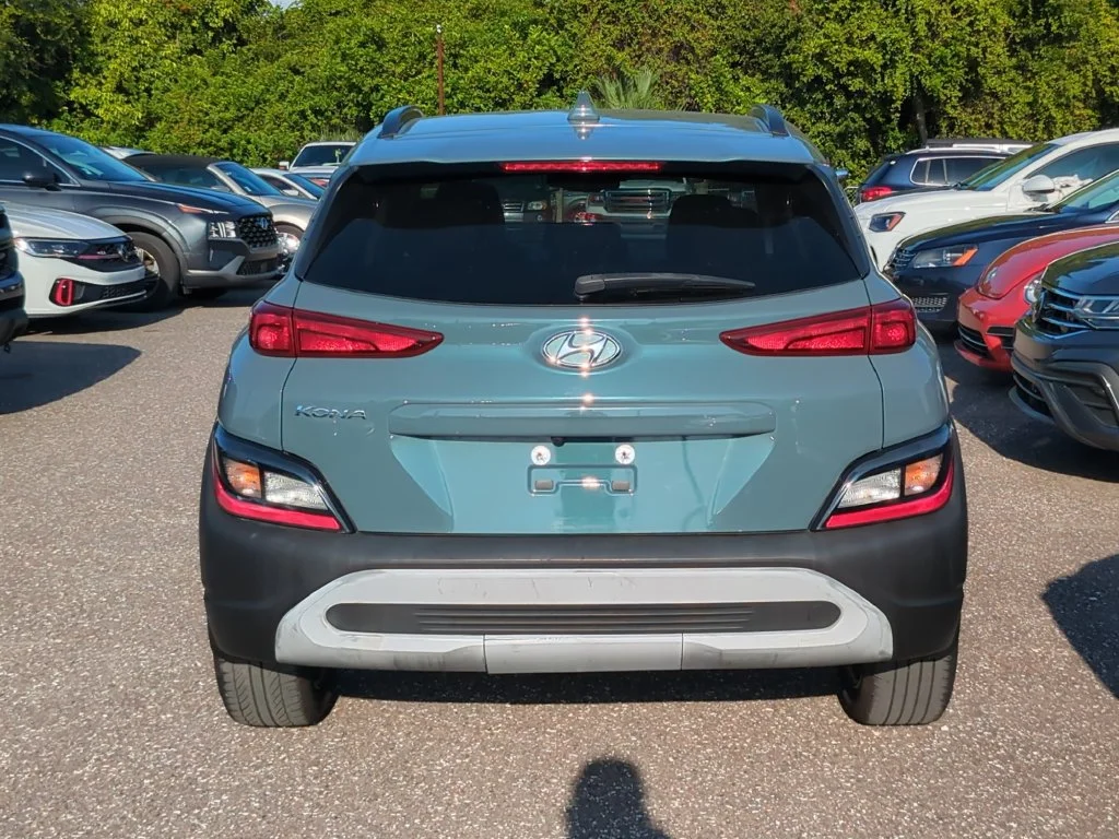 Used 2022 Green Hyundai SEL image 4