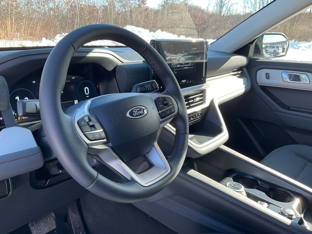 New 2026 Space White Metallic Ford Active image 15