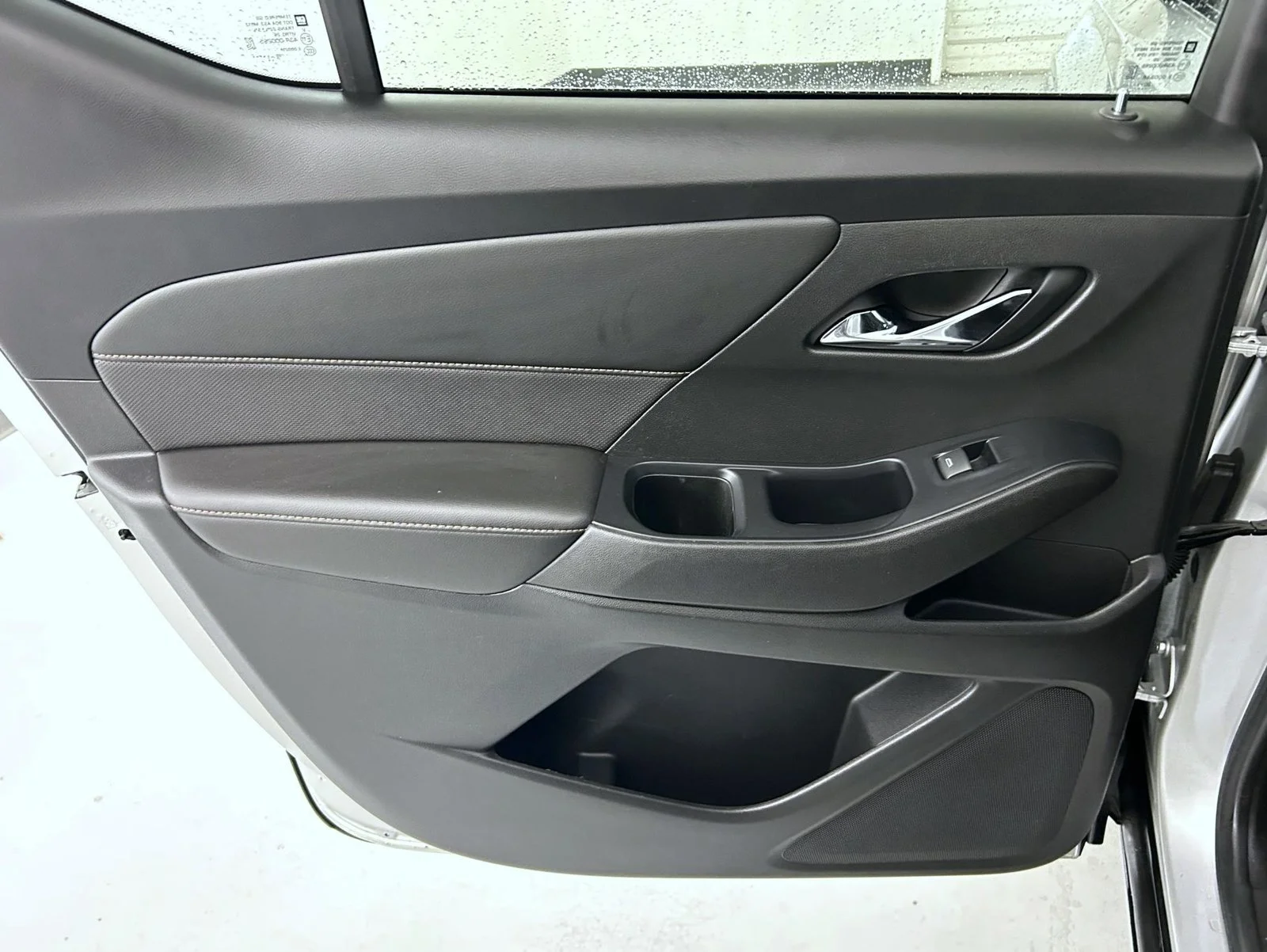 Used 2020 Silver Chevrolet Premier image 22