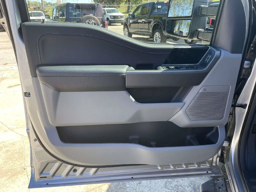 New 2027 Silver Ford XLT image 15