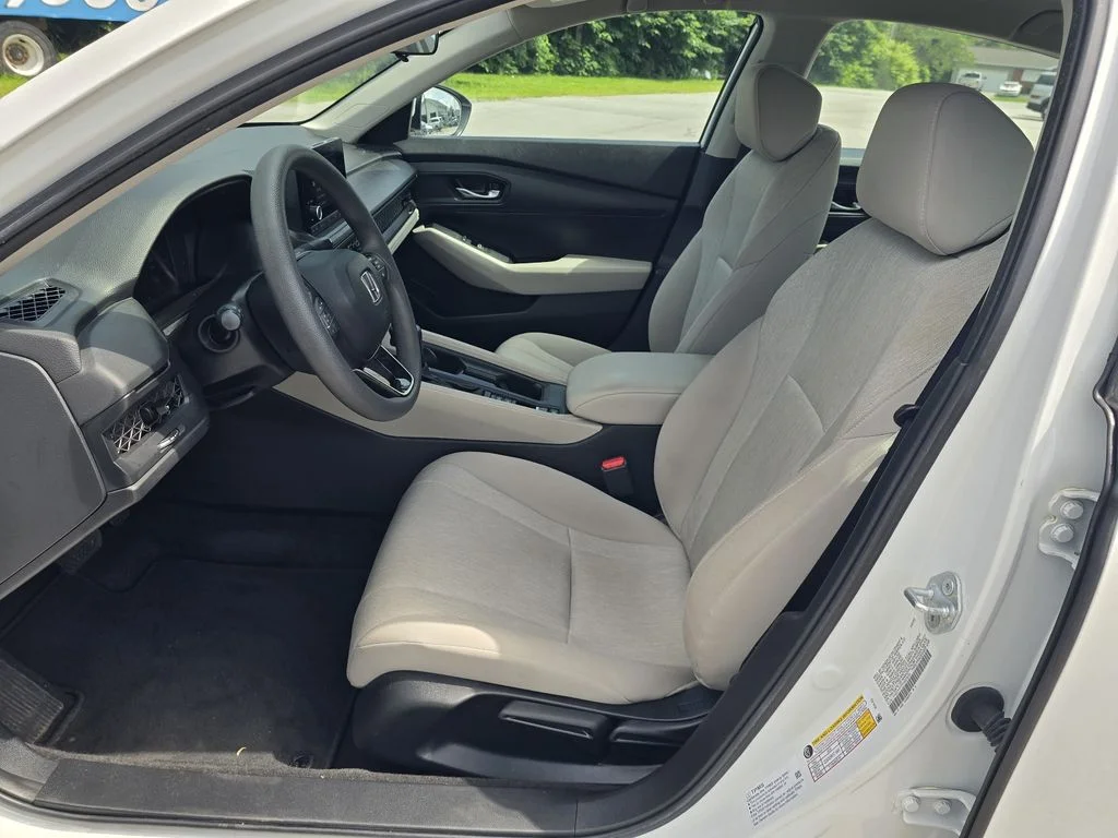 Used 2023 Platinum White Pearl Honda LX image 12