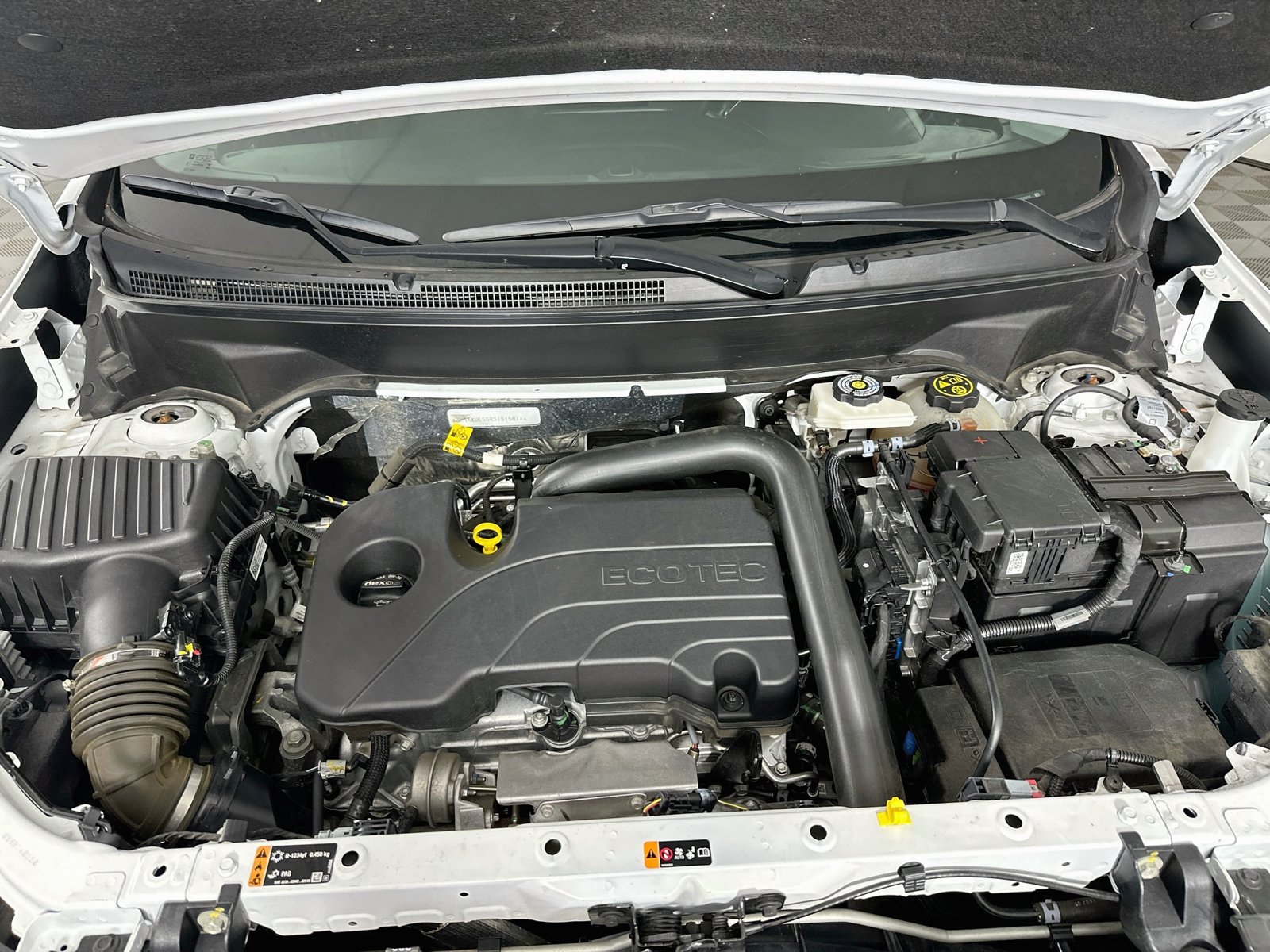 Used 2024 Summit White Chevrolet LT image 32