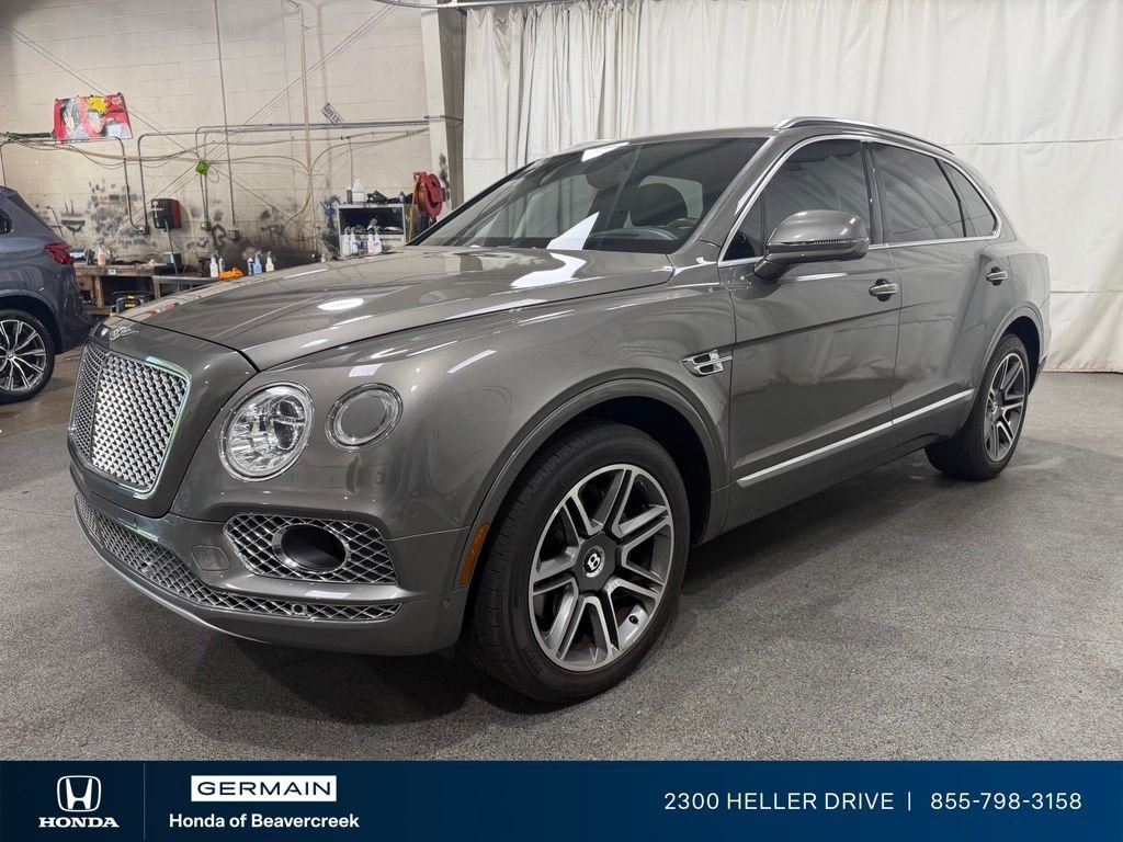 Used 2018 Porcelain Metallic Bentley W12 image 4