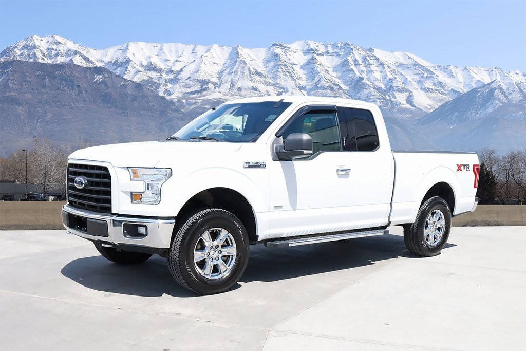 2017 Ford F-150 XLT photo 2