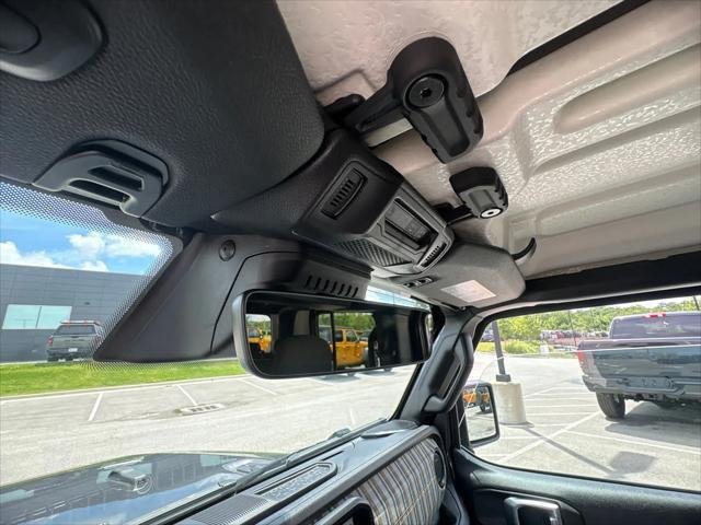 New 2026 Granite Crystal Metallic Clear-Coat Exterior Paint Jeep 85th Anniversary Edition image 29