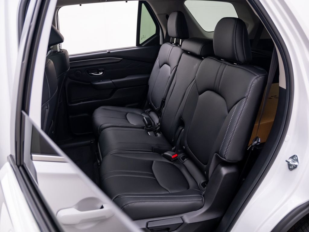 New 2026 Platinum White Pearl Honda Touring image 18