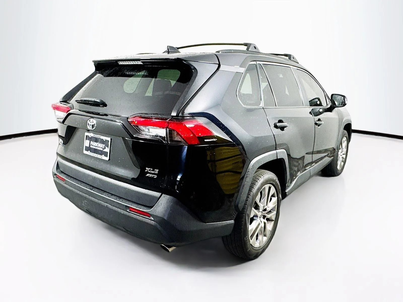 Used 2024 Black Toyota XLE Premium image 8