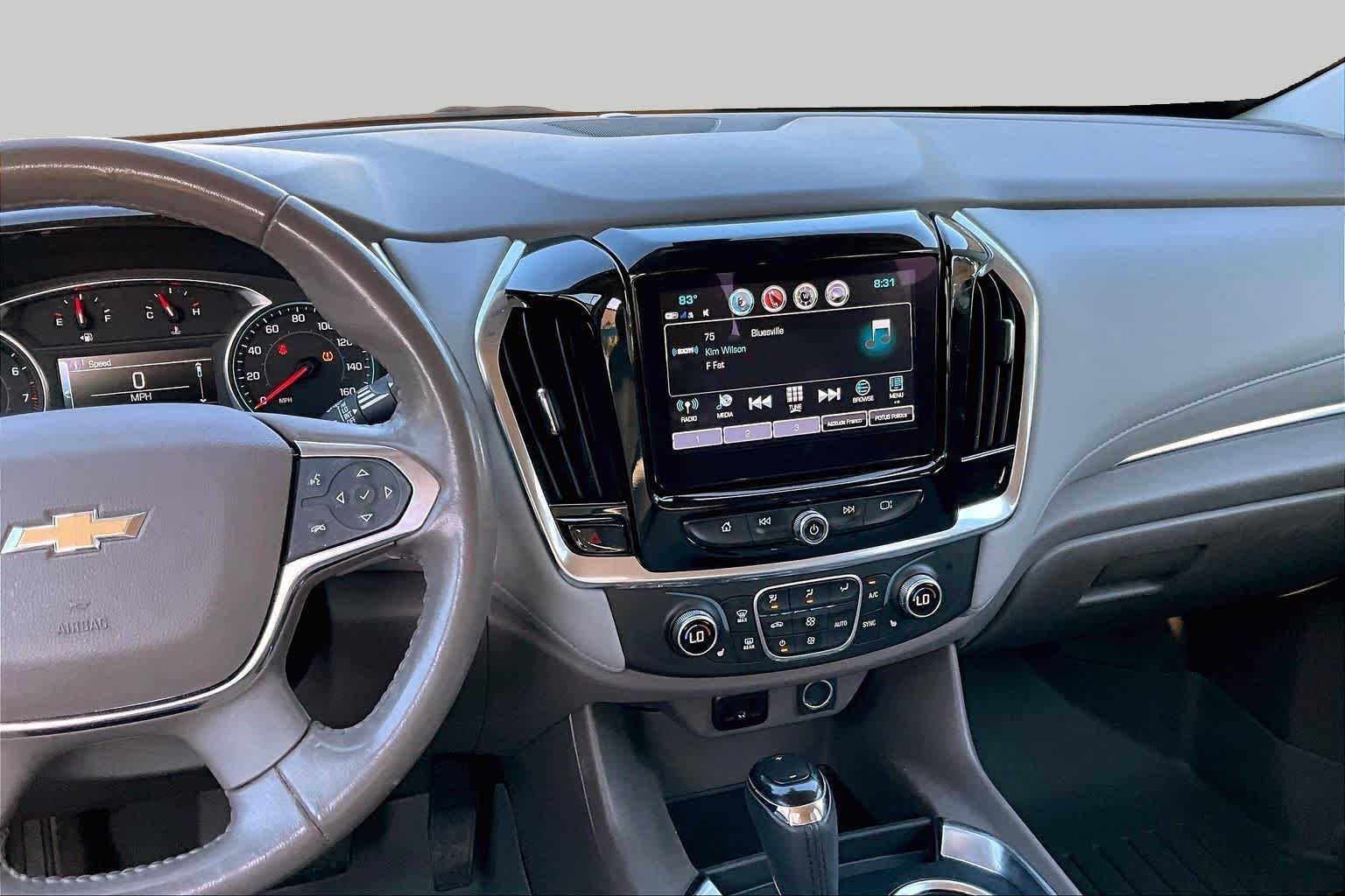 Used 2018 Iridescent Pearl Tricoat Chevrolet LT Cloth image 7