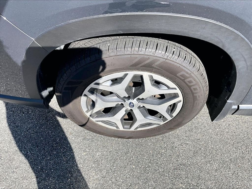 Used 2024 Gray Metallic Subaru Premium image 7