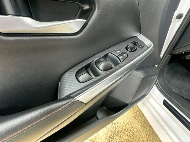 Certified Used 2025 White Nissan SR image 23