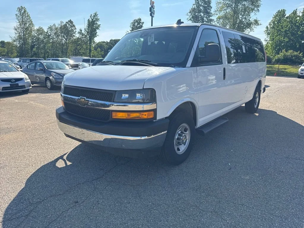 2025 Chevrolet Express's photo