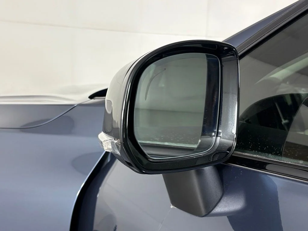 Used 2023 Denim Blue Metallic Volvo Plus image 13