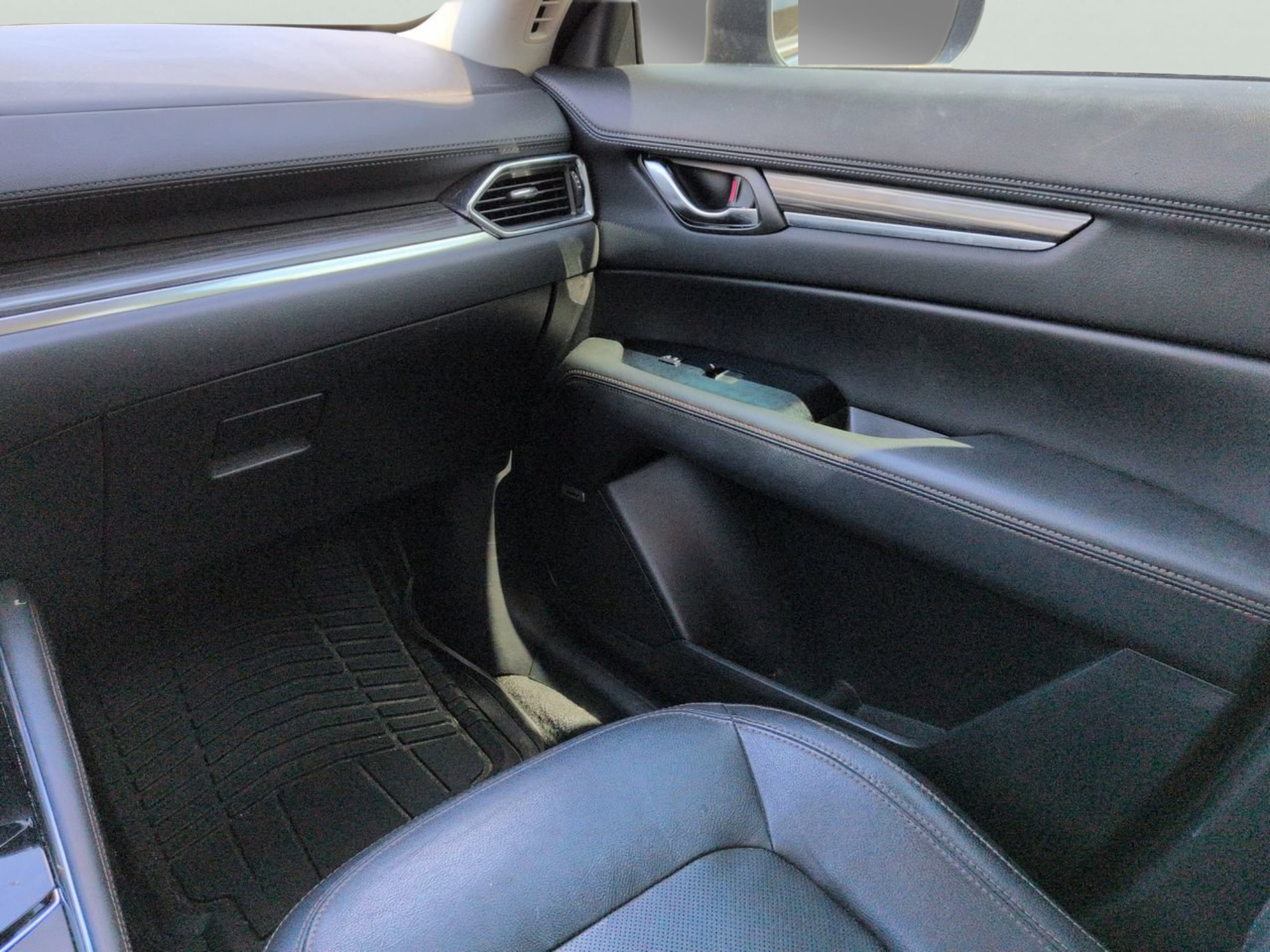Used 2017 Deep Crystal Blue Mica Mazda Grand Select image 18