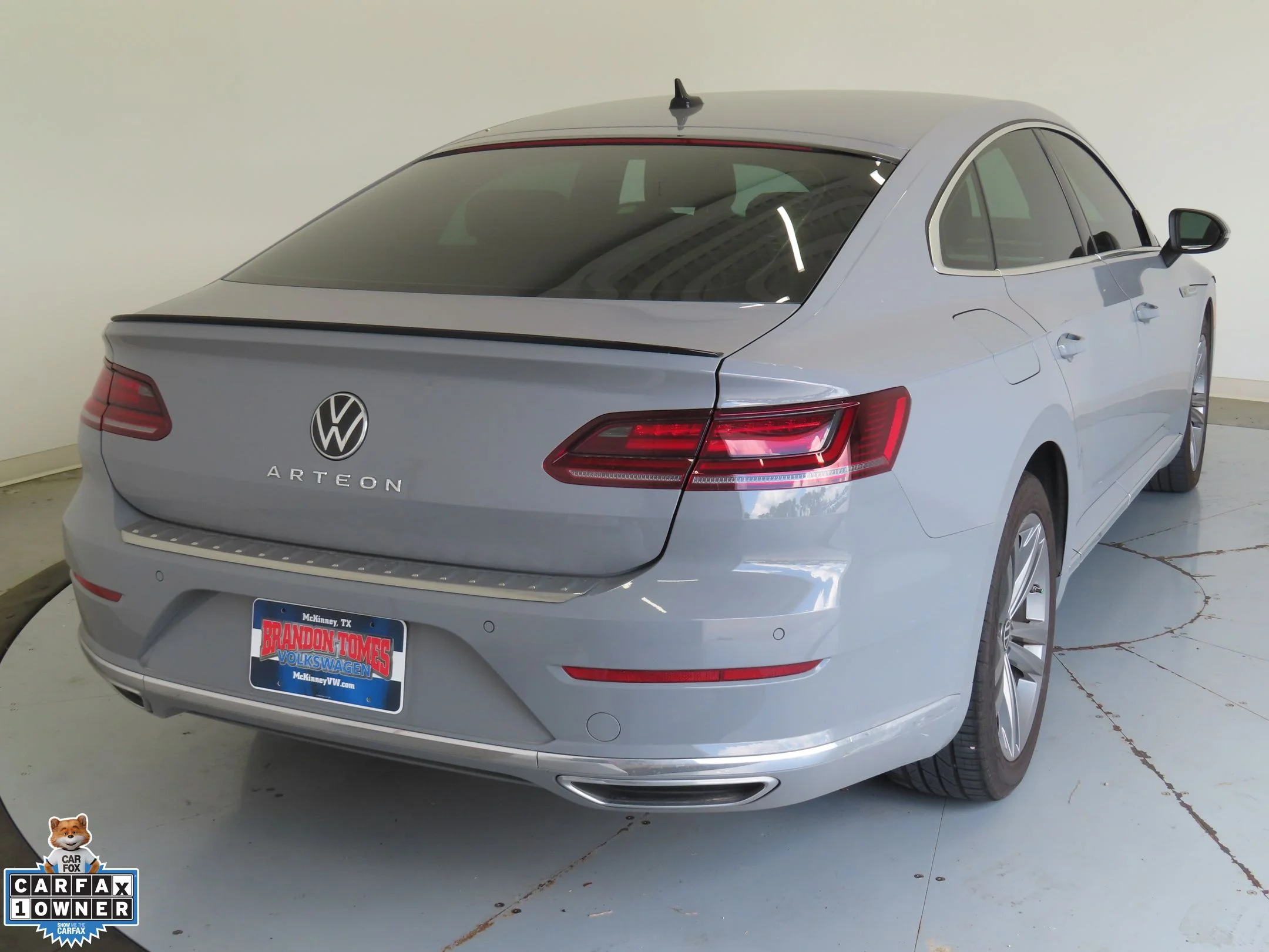 Used 2023 Gray Volkswagen 2.0T SE R-Line image 3