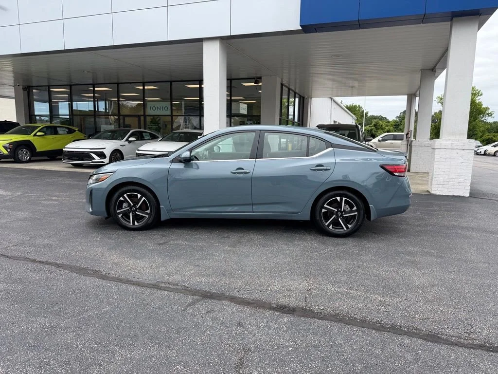 Used 2025 Gray Nissan SV image 8