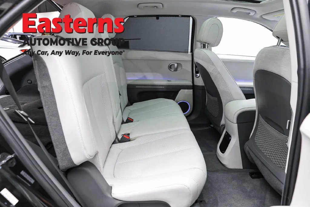Used 2023 Black Hyundai Limited image 25