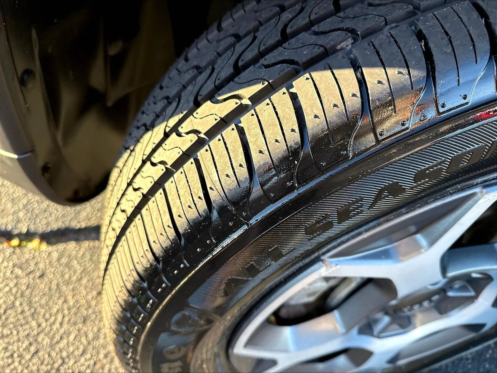 Used 2022 Diamond Black Jeep Trailhawk image 36