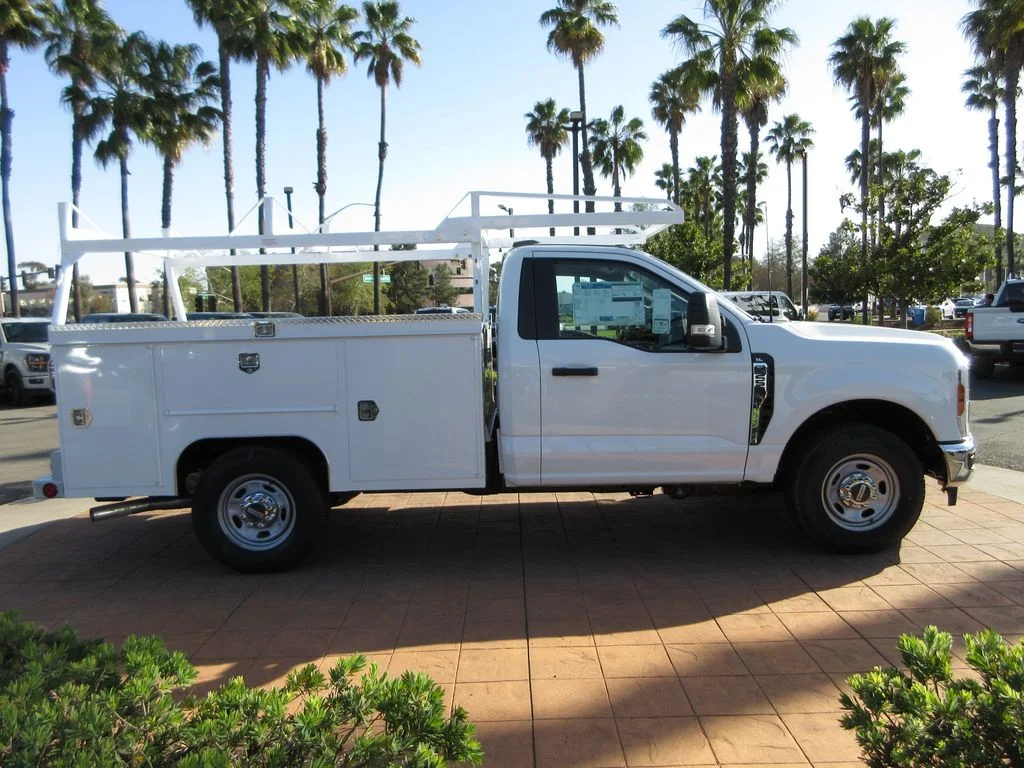 New 2026 Oxford White Ford XL image 5