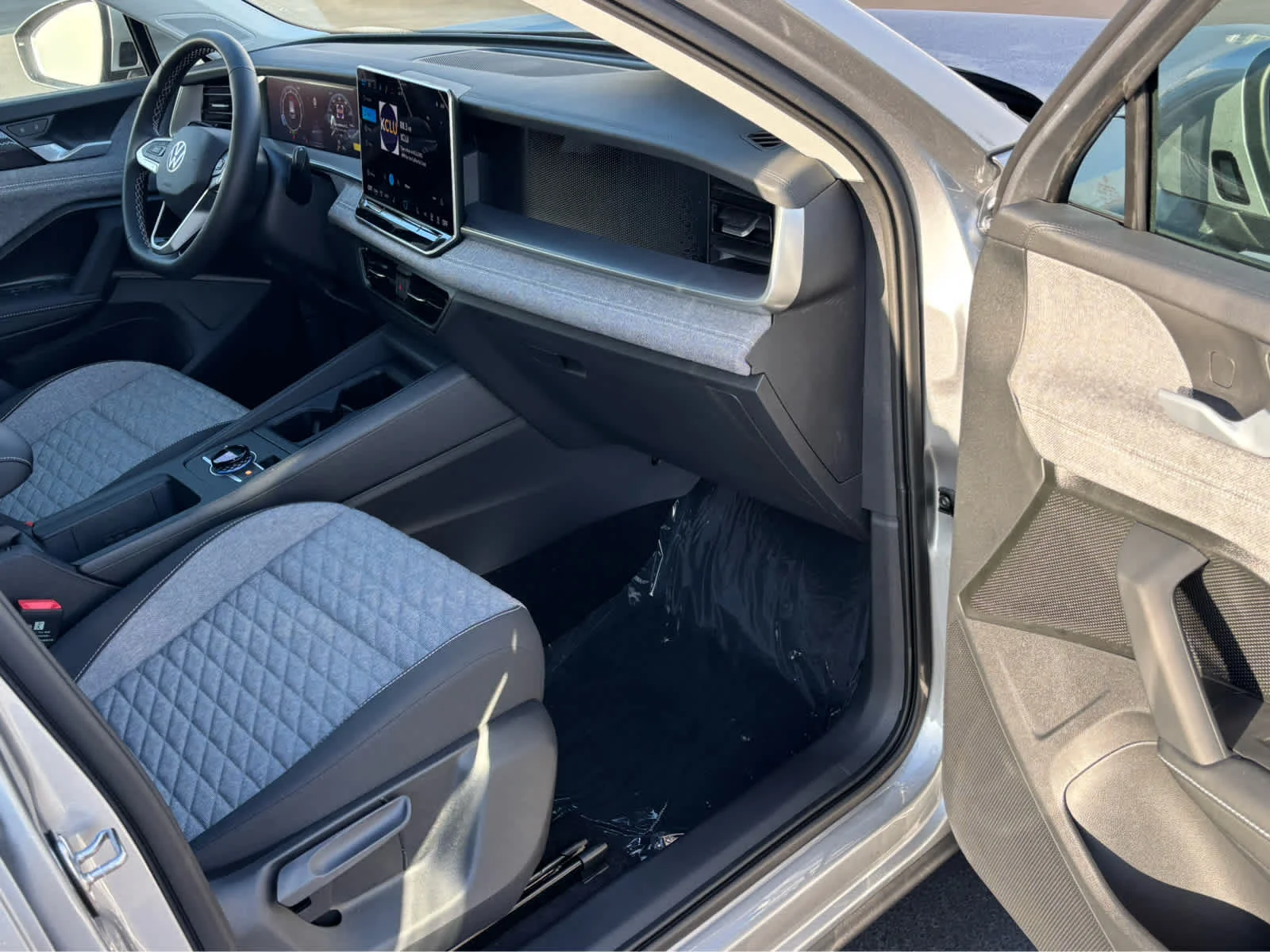 New 2026 PYRITE SILVER Volkswagen S image 10