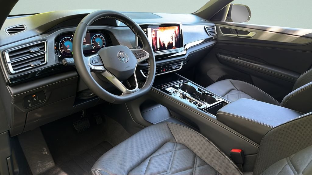 New 2026 Deep Black Pearl Volkswagen SE w/Technology image 31