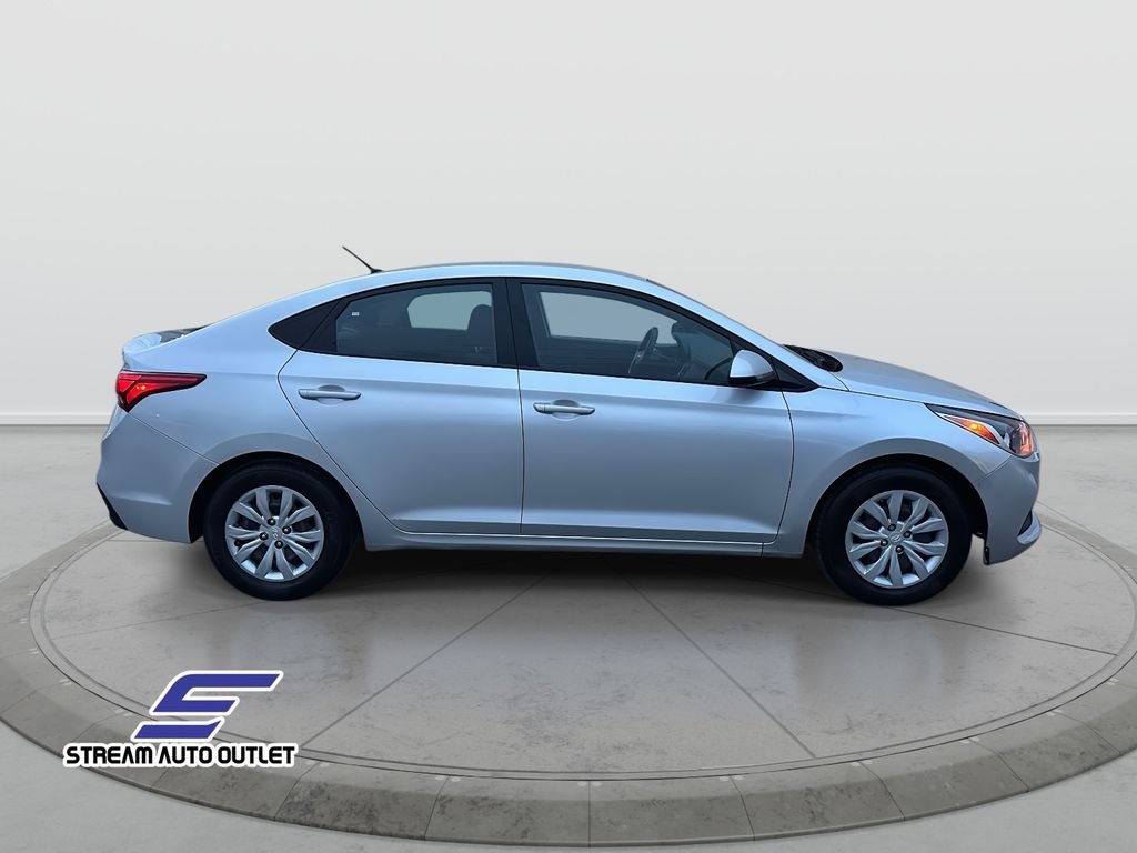 2022 Hyundai Accent SE photo 4