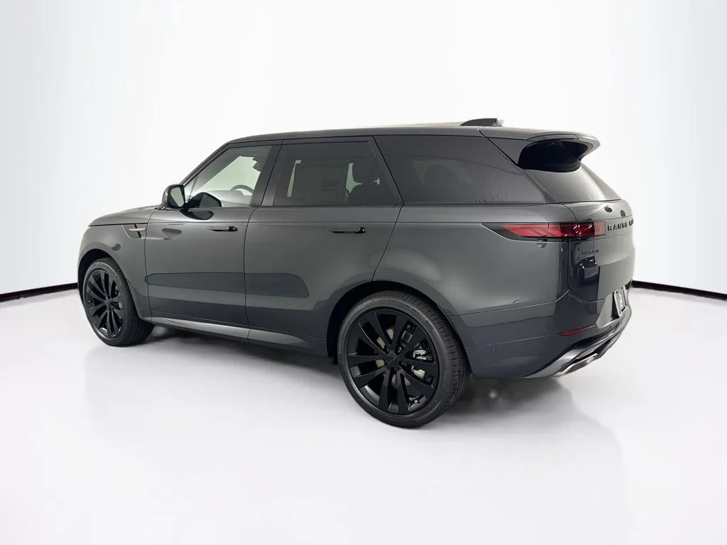 New 2026 Carpathian Grey Land Rover Dynamic SE image 7