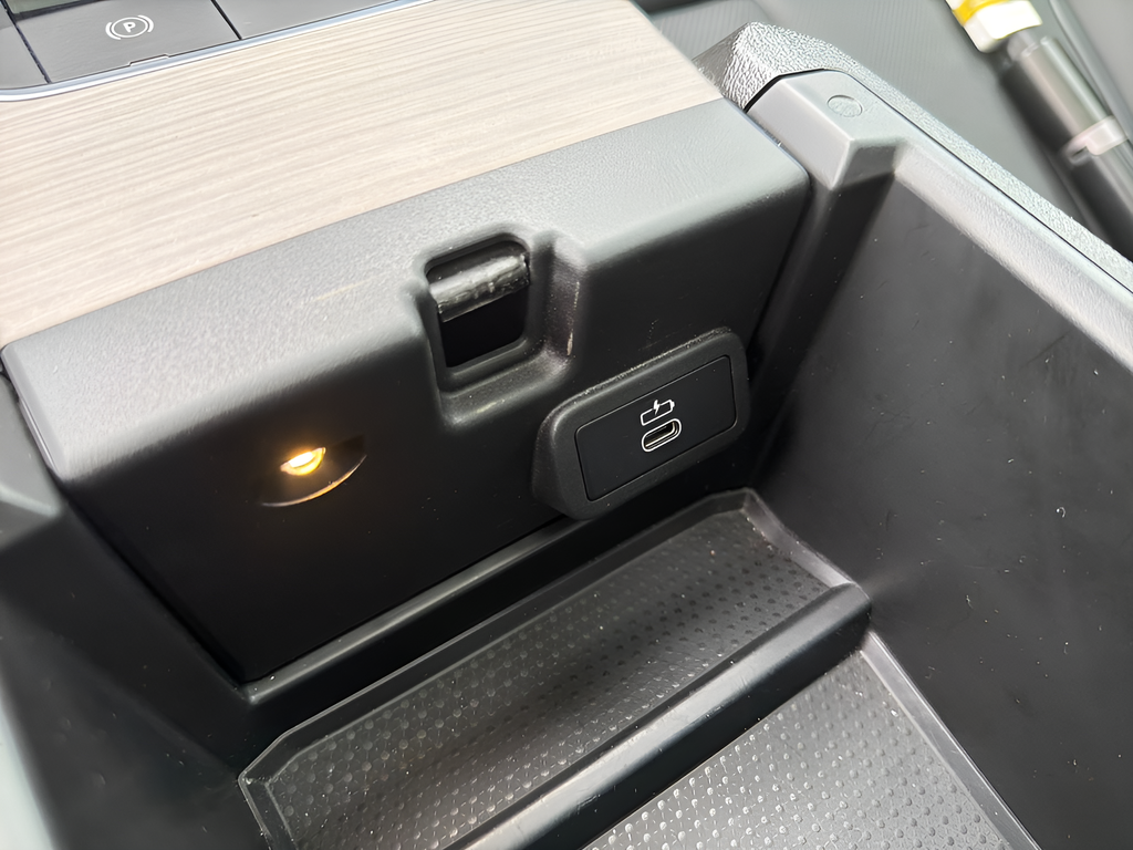 Used 2025 Black BMW 330i image 41