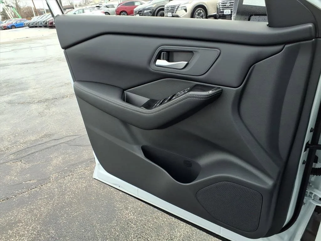 2026 Nissan Rogue SV - Photo 26