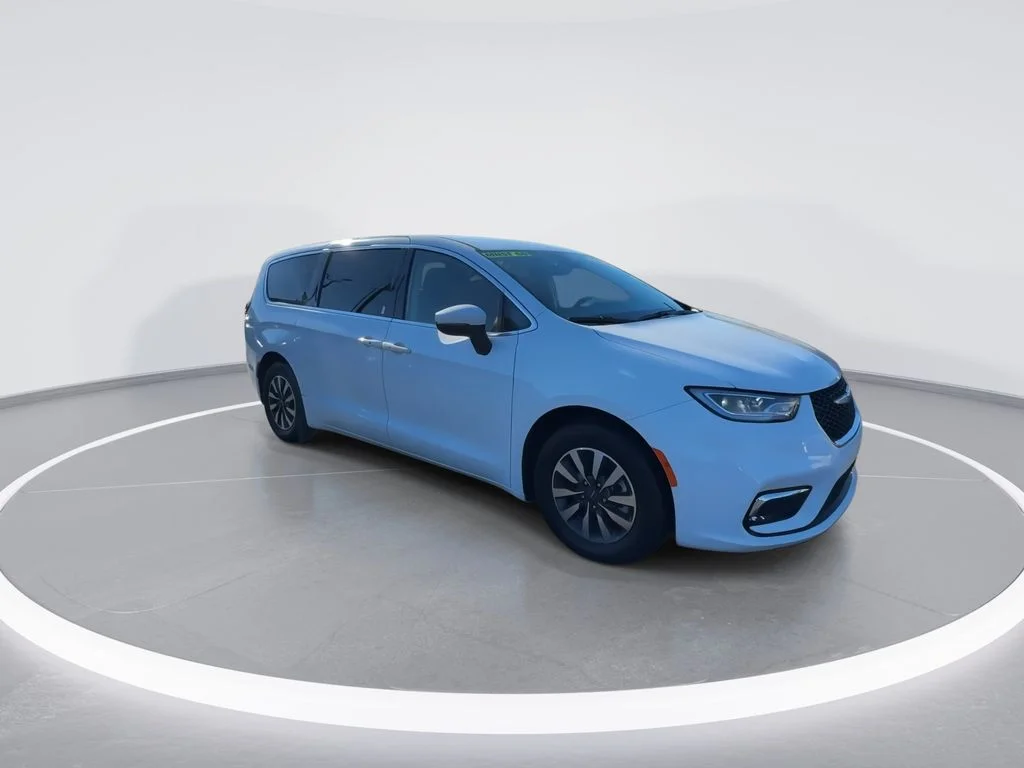 Used 2023 Chrysler Pacifica Hybrid Touring L with VIN 2C4RC1L72PR542018 for sale in Radcliff, KY