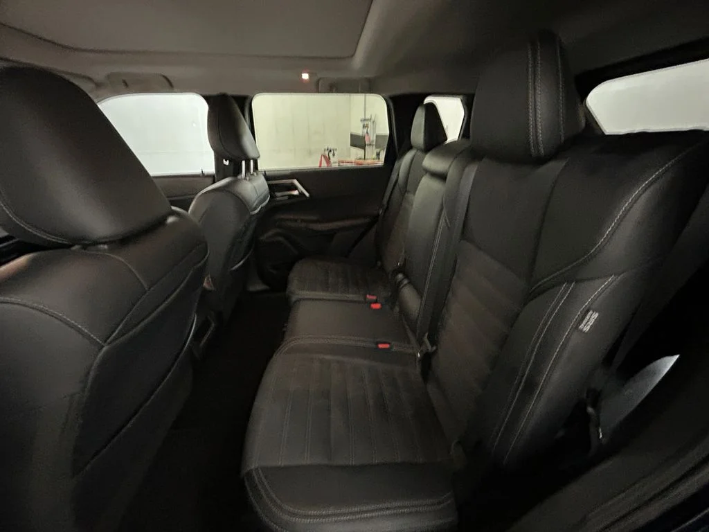 Used 2024 Blue Mitsubishi SE image 19