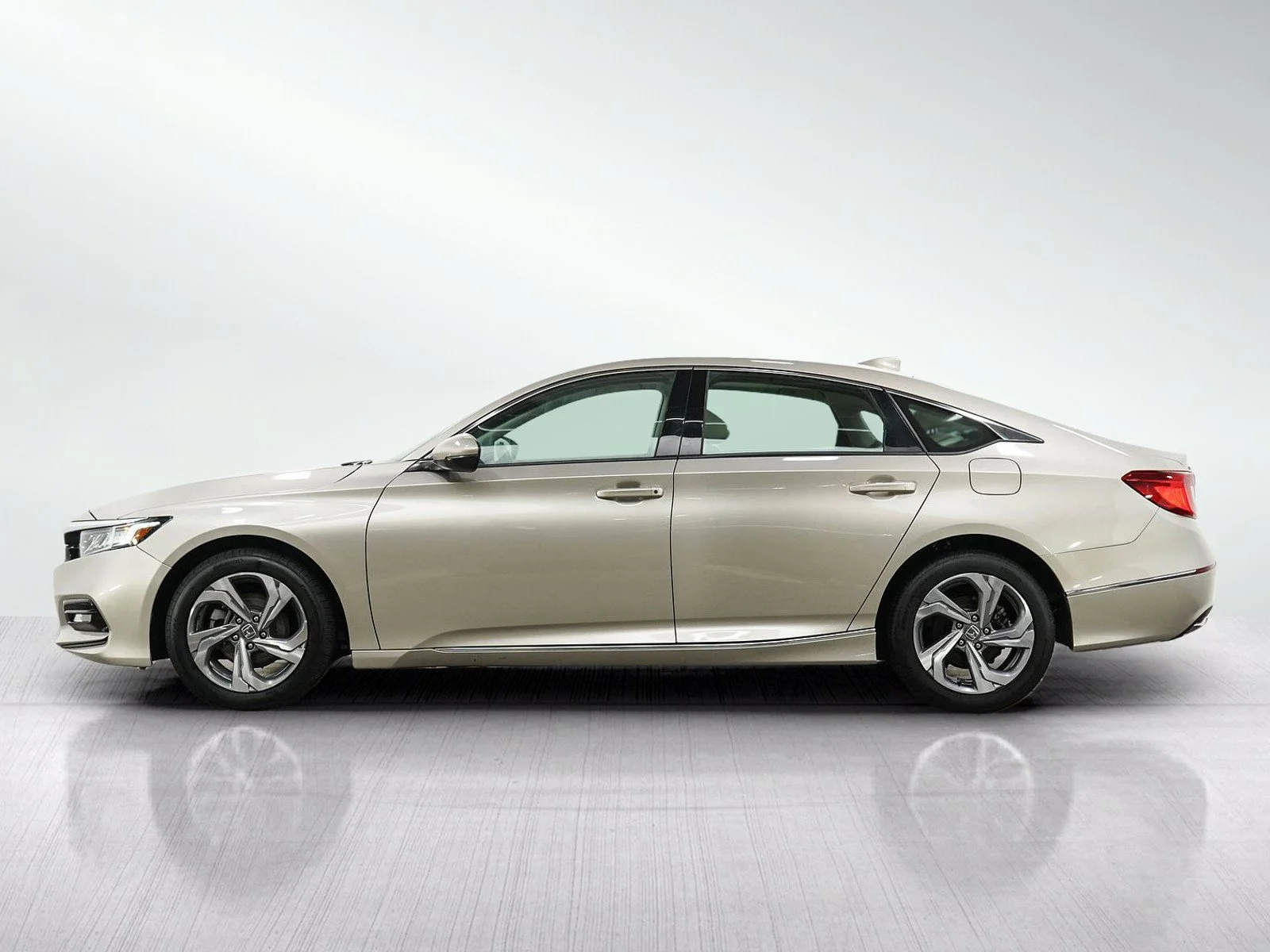 Used 2018 Honda Accord EX-L with VIN 1HGCV1F58JA120813 for sale in Wayzata, Minnesota