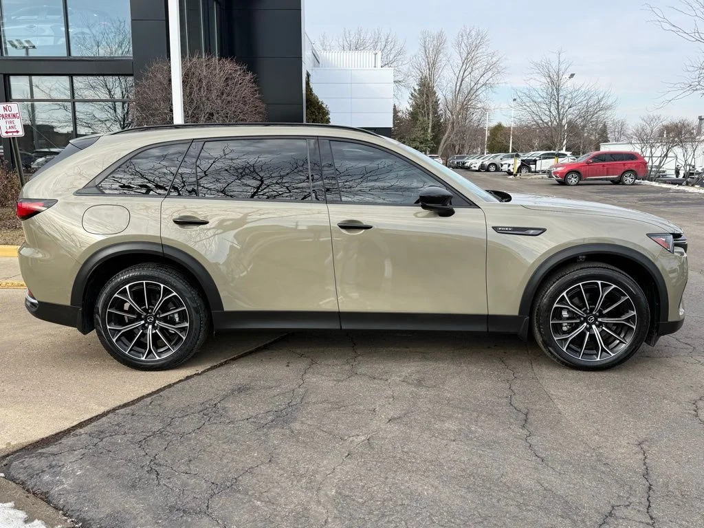 2025 Mazda CX-70 Premium Package - Photo 10