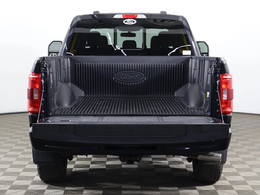 Used 2022 Agate Black Metallic Ford XLT image 21