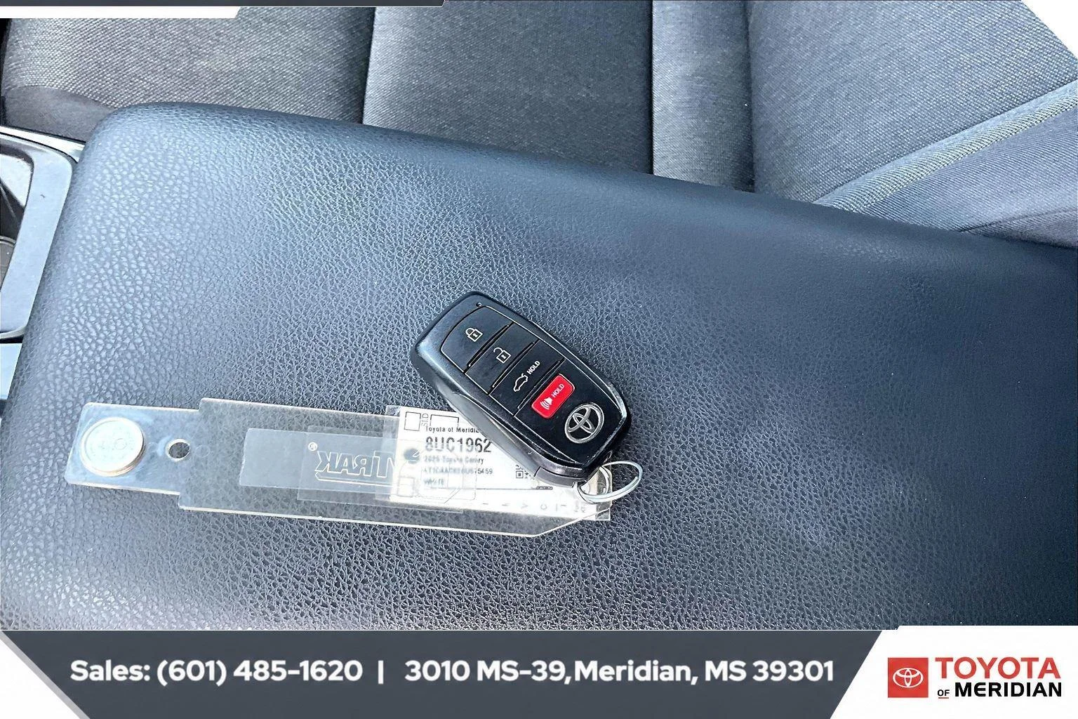 Used 2025 Ice Cap Toyota LE image 9